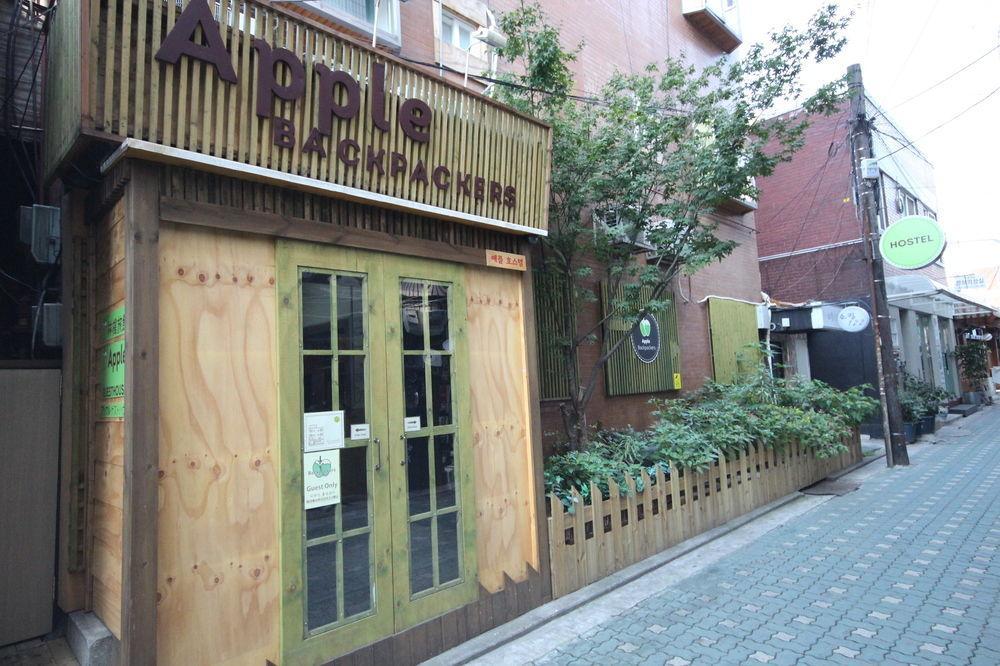 Apple Backpackers Hostel Сеул Екстериор снимка