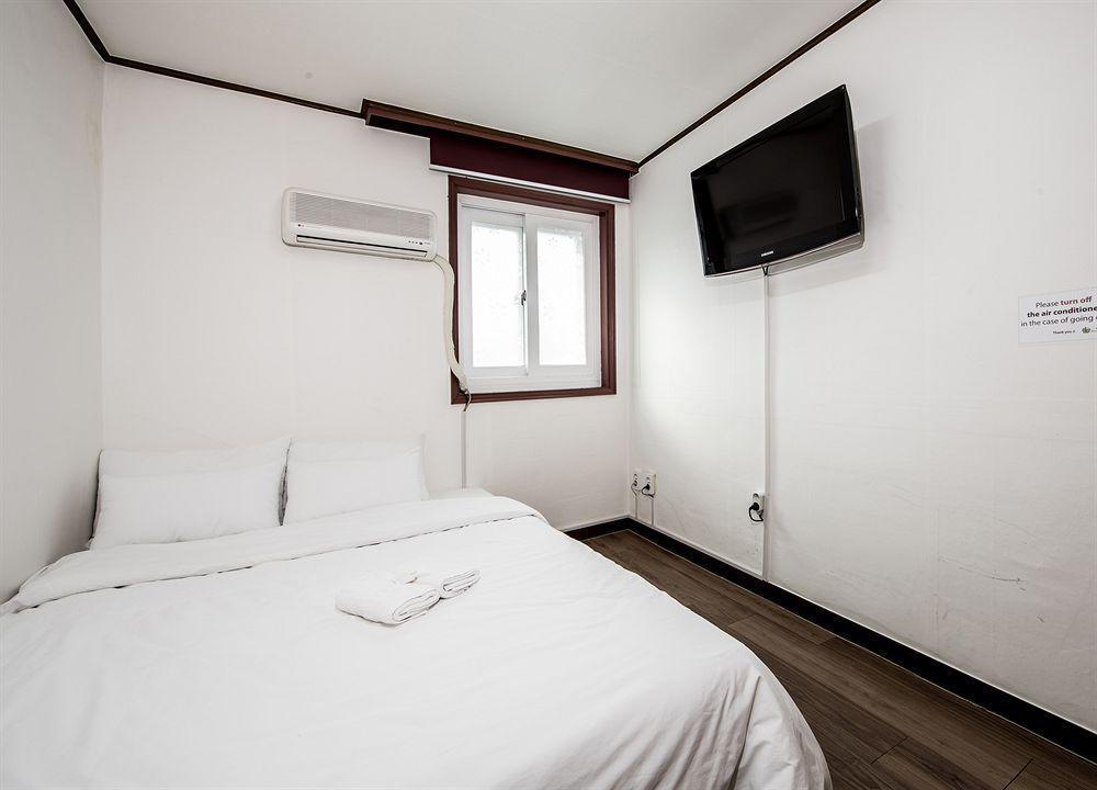 Apple Backpackers Hostel Сеул Екстериор снимка